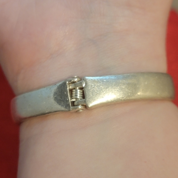 Robert Lee Morris (RLM) Hinged Bangle Soho Turquoise Silver Plate Bracelet - Picture 9 of 13